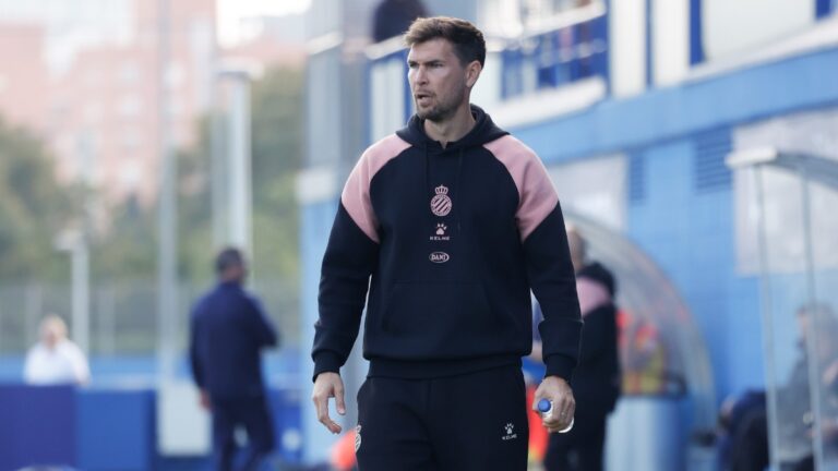 Víctor Cea está viviendo un gran momento como entrenador del Espanyol B
