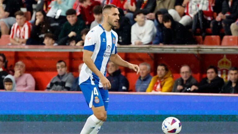 Víctor Ruiz redebutó con el Espanyol en Gijón