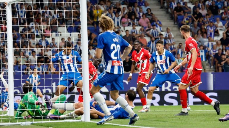 El Espanyol sumó su primera victoria de la temporada en casa ante el Rayo Vallecano